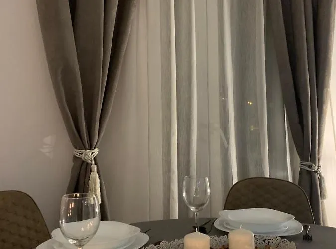 Apartamento Luxury Furnished Apartment, Near The Center Gallery 55