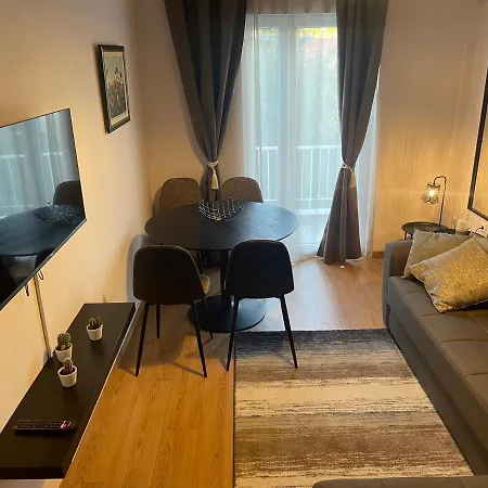 Luxury Furnished Apartment, Near The Center Gallery 55 *