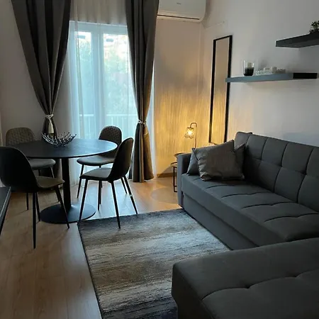 Luxury Furnished Apartment, Near The Center Gallery 55 *