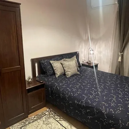 Luxury Furnished Apartment, Near The Center Gallery 55 *