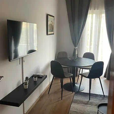 Luxury Furnished Apartment, Near The Center Gallery 55