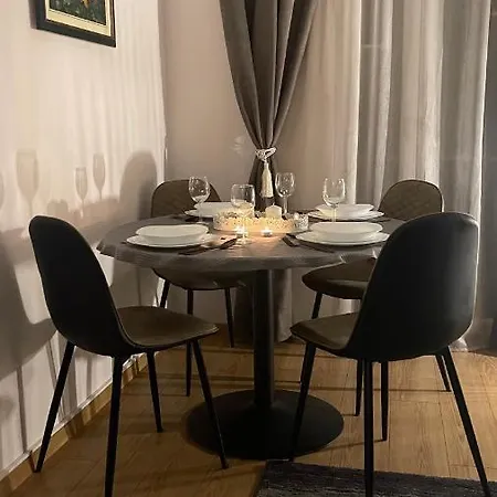 Lejlighed Luxury Furnished Apartment, Near The Center Gallery 55
