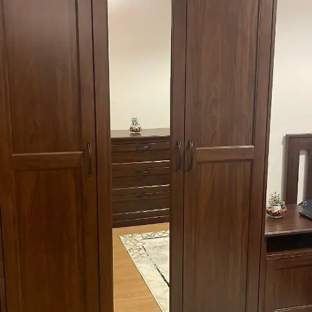 Luxury Furnished Apartment, Near The Center Gallery 55 *