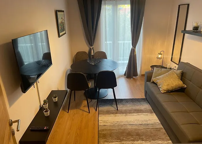 Luxury Furnished Apartment, Near The Center Gallery 55 *