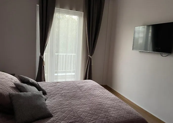 Luxury Furnished Apartment, Near The Center Gallery 55 Daire